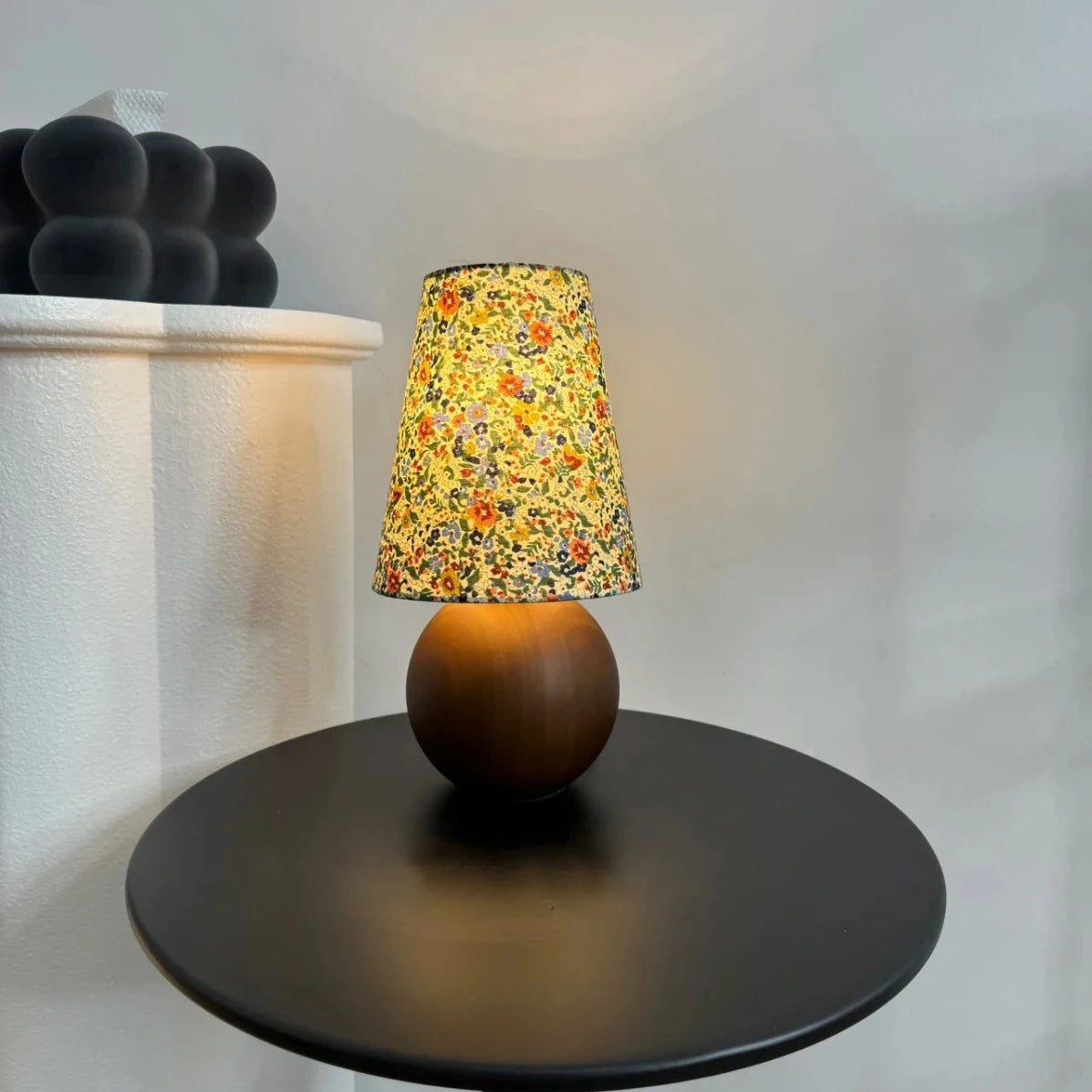 Elegant Floral Print Table Lamp